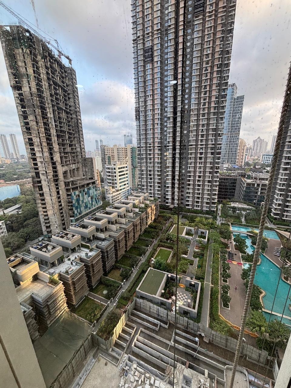 2 BHK + Servant Room Apartment For Rent in Indiabulls Blu