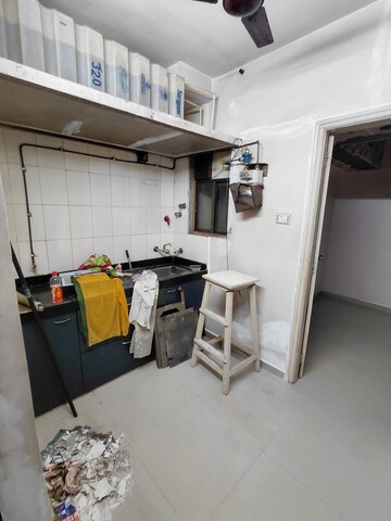 Master Bedroom in 1 BHK Apartment at Jogeshwari East – for Rent