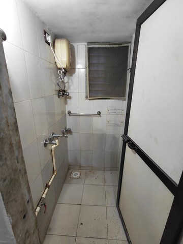Bathroom in 1 BHK Apartment at Jogeshwari East – for Rent