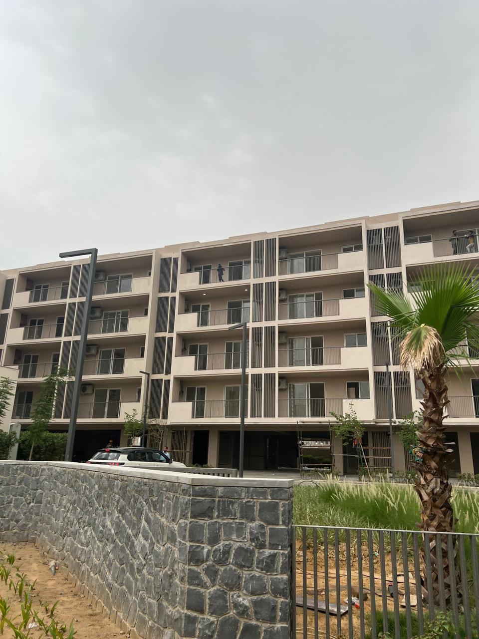 3 BHK 1600 Sq.Ft. Builder Floor in DLF Gardencity Enclave