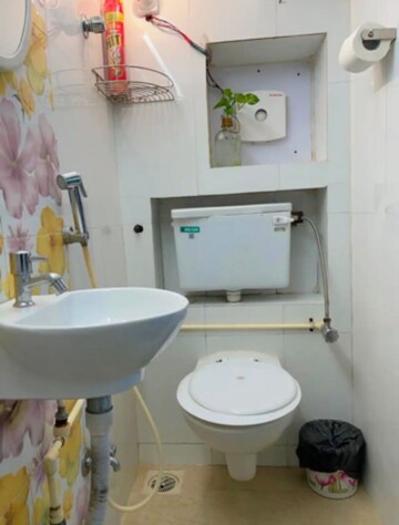 Bathroom in 1 RK Apartment at Vile Parle West – for Rent
