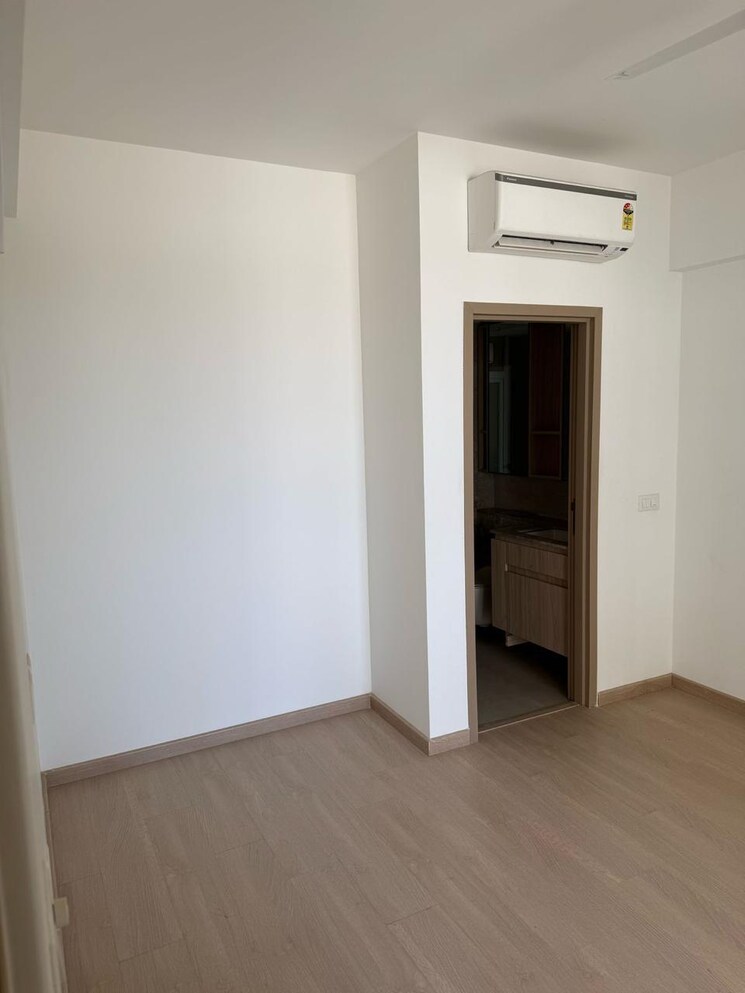 Room, dlf-gardencity-enclave 3 Bedroom 1600 Sq.Ft. Builder Floor In Sector 93 Gurgaon 8901153