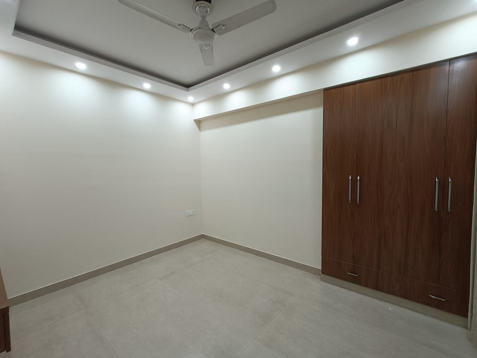 3 BHK + Pooja Room,Extra Room Apartment For Rent in Orchid Valley Apartment