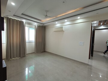 Room in 3 BHK Apartment at Orchid Valley Apartment, Sector 19 Dwarka – for Rent