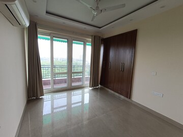 Room in 3 BHK Apartment at Orchid Valley Apartment, Sector 19 Dwarka – for Rent