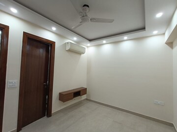 Room in 3 BHK Apartment at Orchid Valley Apartment, Sector 19 Dwarka – for Rent