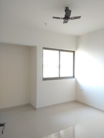 Room in 2 BHK Apartment at Lodha Splendora, Ghodbunder Road – for Rent