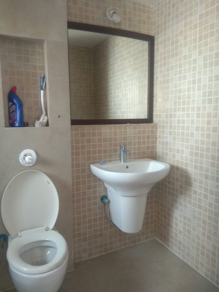 Bathroom, lodha-splendora 2 Bedroom 771 Sq.Ft. Apartment In Ghodbunder Road Thane 8906297