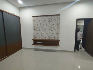 Room in 4 BHK Apartment at NCC Urban Gardenia, Gachibowli – for Rent