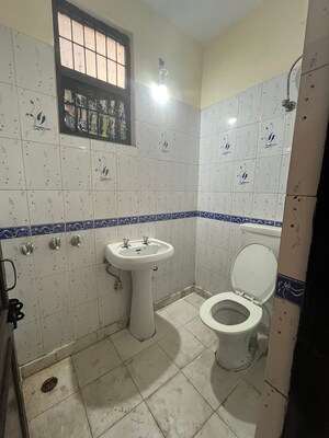 Attached Bathroom in 2 BHK Builder Floor at Green Fields Colony – for Sale