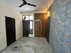 Room in 2 BHK Builder Floor at Green Fields Colony – for Sale