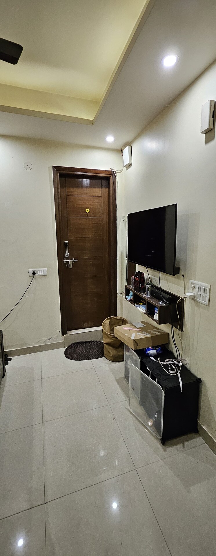 Master Bedroom, freedom fighters enclave 1 RK 250 Sq.Ft. Apartment In Freedom Fighters Enclave Delhi 8906321