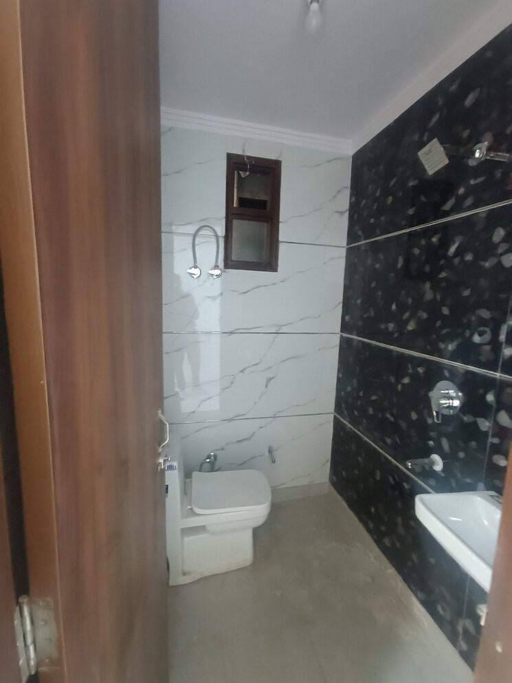 Bathroom, govindpuri 2 Bedroom 600 Sq.Ft. Builder Floor In Govindpuri Delhi 8906354