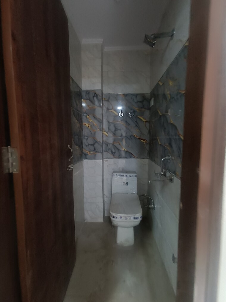 Bathroom, govindpuri 2 Bedroom 600 Sq.Ft. Builder Floor In Govindpuri Delhi 8906354