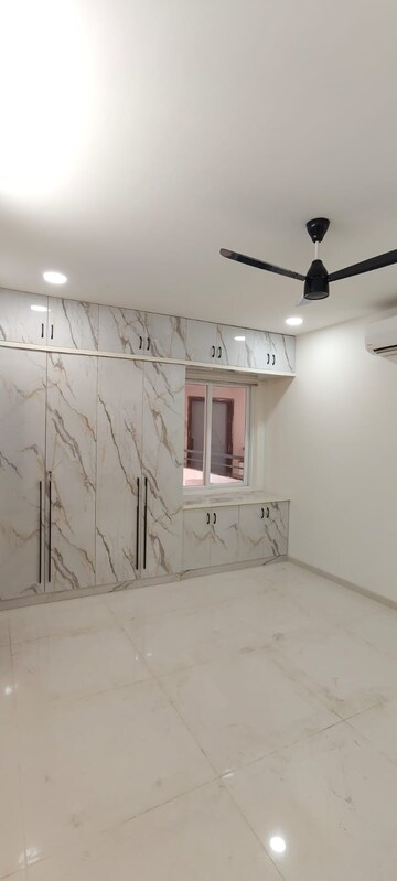 Room in 3 BHK Apartment at Sri Aditya Athena, Shaikpet – for Rent