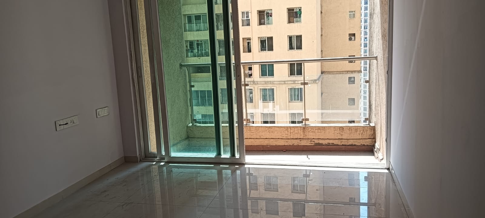2 BHK Apartment For Sale in Rustomjee Urbania Azziano