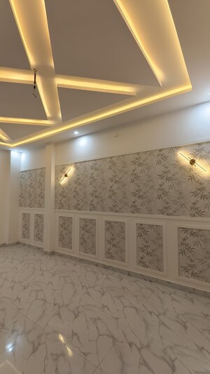 Bedroom in 3 BHK Independent House at Deva Road – for Sale