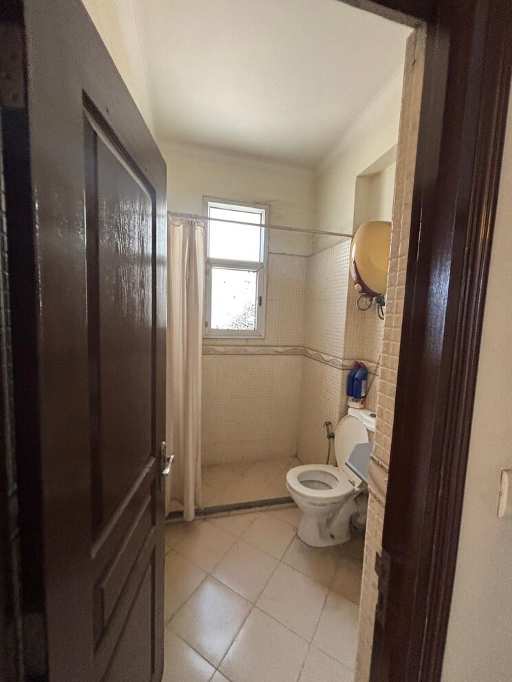 Bathroom, aditya-mega-city 3 Bedroom 1895 Sq.Ft. Apartment In Vaibhav Khand Ghaziabad 8906441