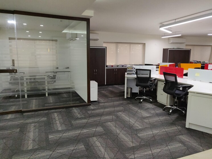  Parking, old palasia Commercial Office Space 1500 Sq.Ft. In Old Palasia Indore 8906422