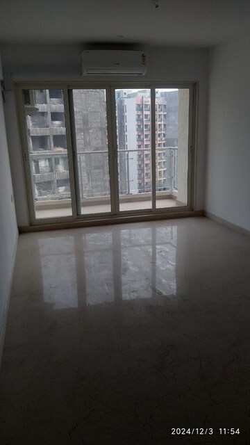 Room in 2 BHK Apartment at Kohinoor City Phase Ii, Kurla – for Rent