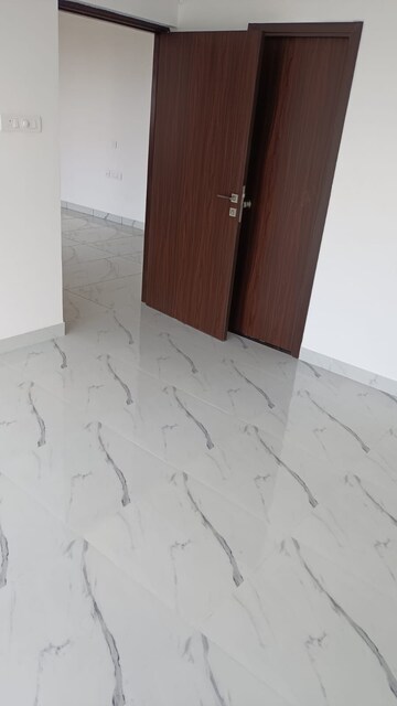 Room in 1 BHK Apartment at Raymond Ten X Habitat, Pokhran Road No Two – for Rent