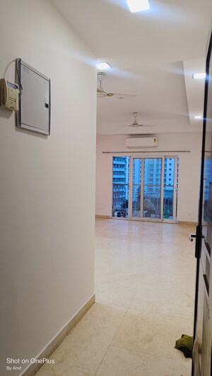 Room in 2.5 BHK Apartment at Mahagun Maple, Sector 50 – for Sale