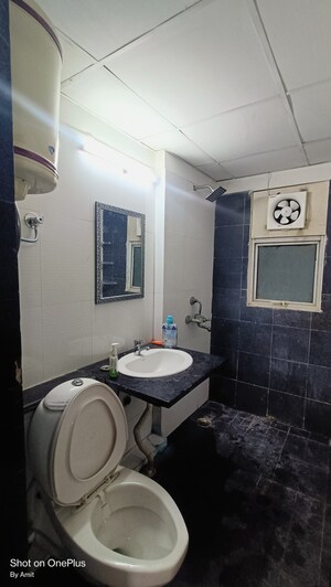 Bathroom in 2.5 BHK Apartment at Mahagun Maple, Sector 50 – for Sale