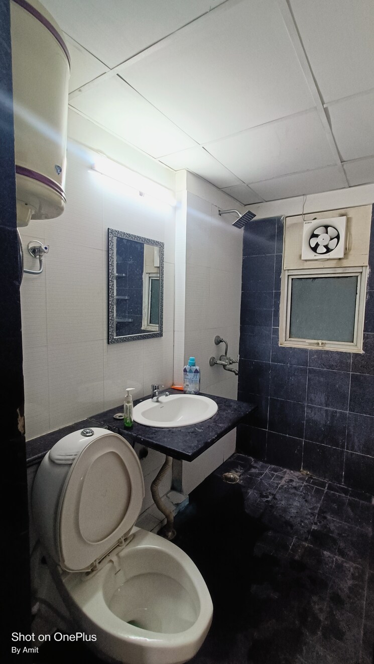 Bathroom, mahagun-maple 2.5 Bedroom 1275 Sq.Ft. Apartment In Sector 50 Noida 8906462