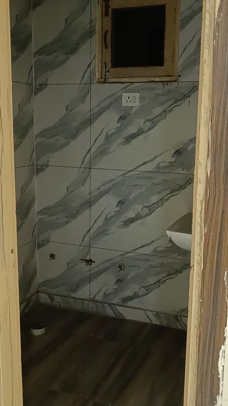 Bathroom, shalimar garden extension i 2 Bedroom 800 Sq.Ft. Builder Floor In Shalimar Garden Extension I Ghaziabad 8906533