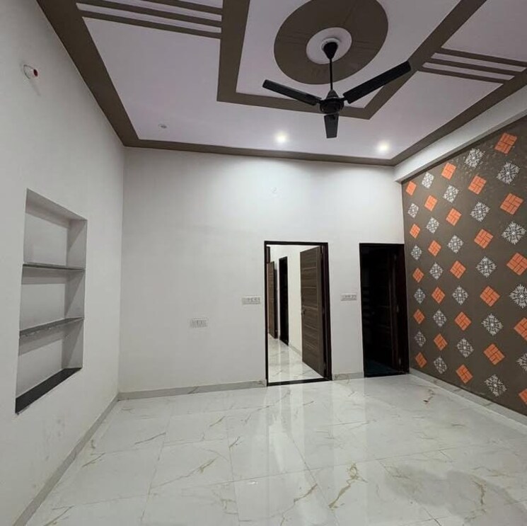 Room, sector 33 2.5 Bedroom 2250 Sq.Ft. Builder Floor In Sector 33 Faridabad 8906511