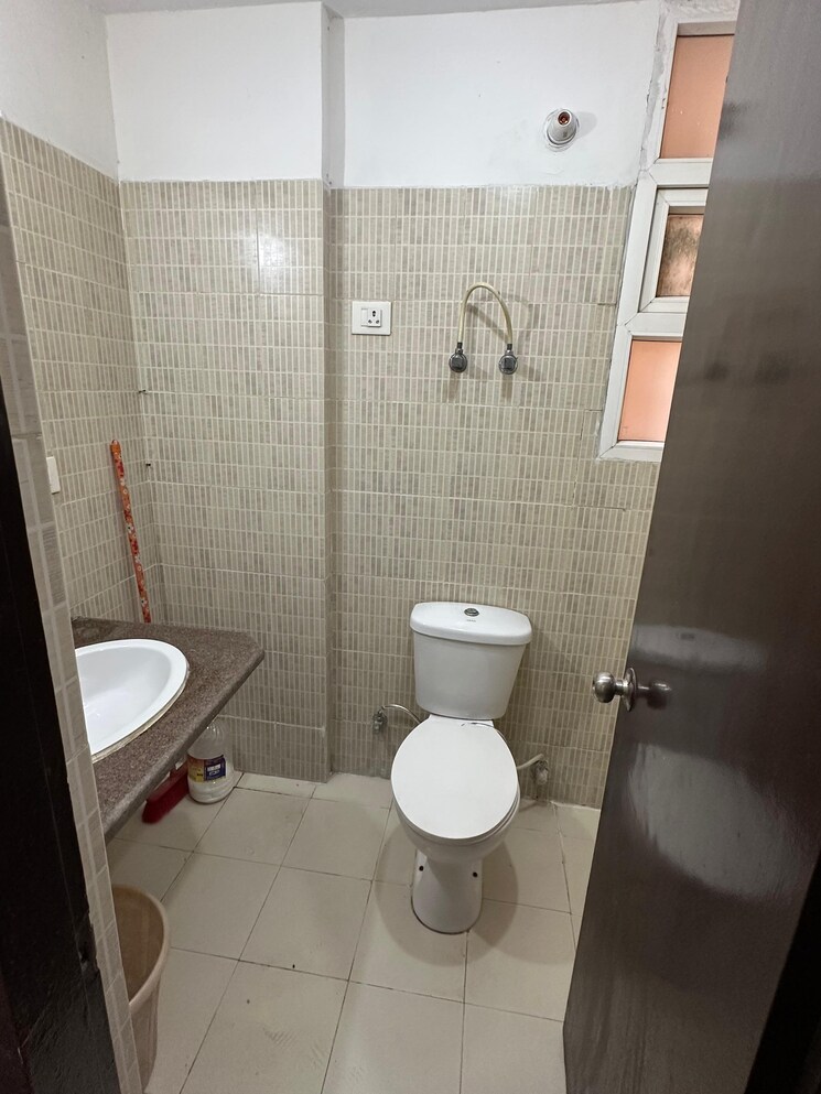 Bathroom, klj-platinum-heights 2 Bedroom 652 Sq.Ft. Apartment In Sector 77 Faridabad 8906548