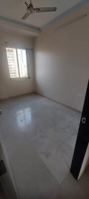 Room in 3 BHK Apartment at Prabhadevi CHS, Prabhadevi – for Rent