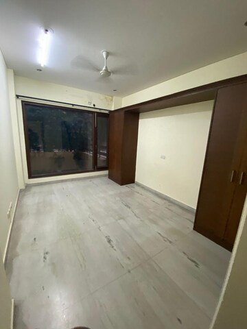 Room in 3 BHK Builder Floor at Gupta Awas, Sector 43 – for Rent