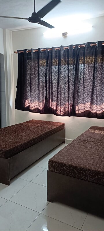 Room in  Pg at Vartak Nagar – for Rent