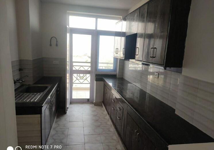 Kitchen, bptp-park-grandeura 3 Bedroom 2032 Sq.Ft. Apartment In Sector 82 Faridabad 8906586