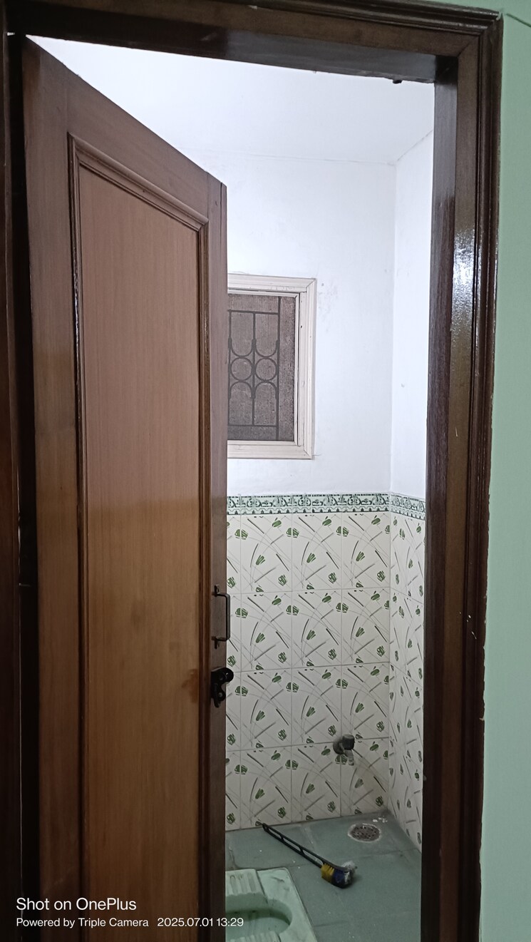 Bathroom, ashoka-enclave-3 2 Bedroom 160 Sq.Yd. Builder Floor In Sector 35 Faridabad 8906632