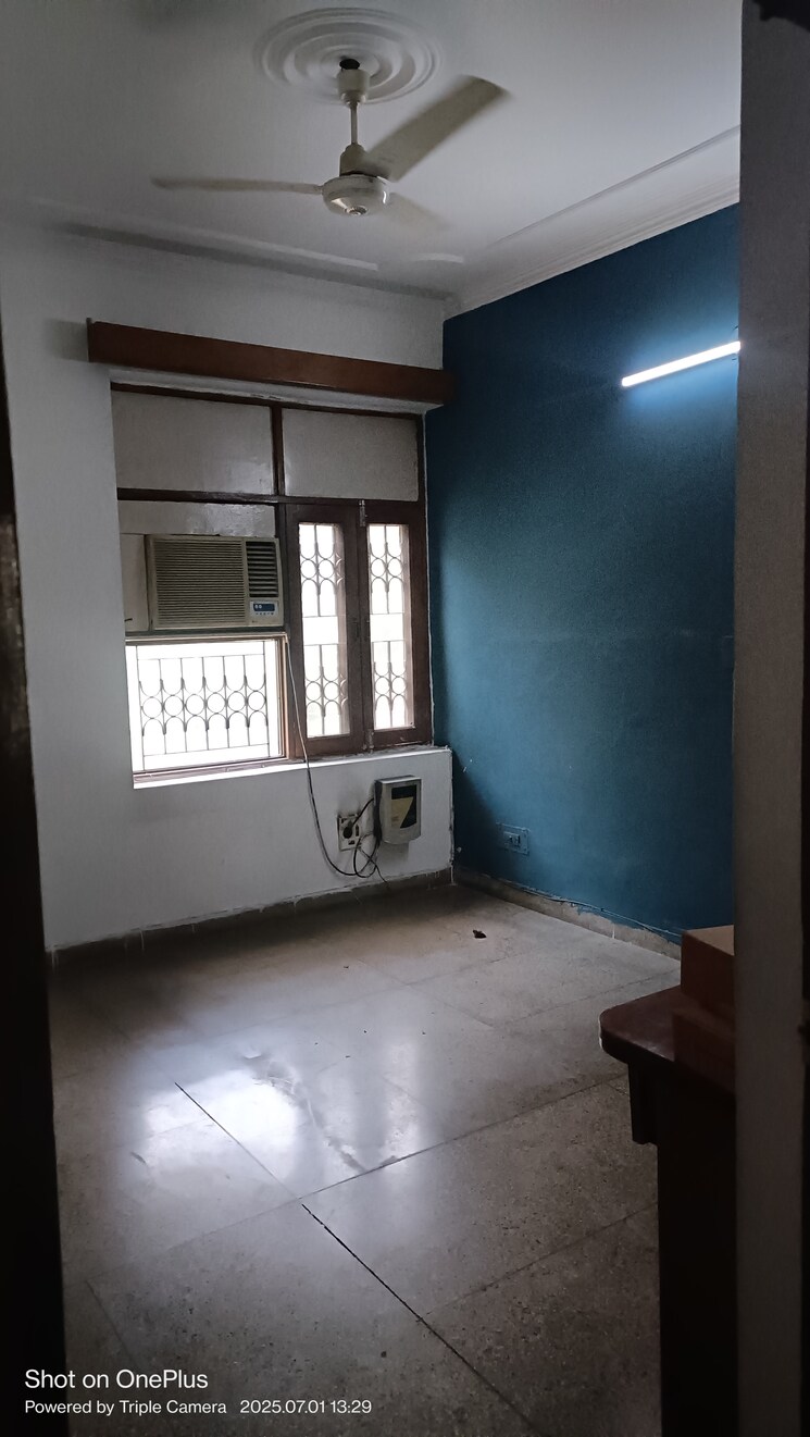 Room, ashoka-enclave-3 2 Bedroom 160 Sq.Yd. Builder Floor In Sector 35 Faridabad 8906632