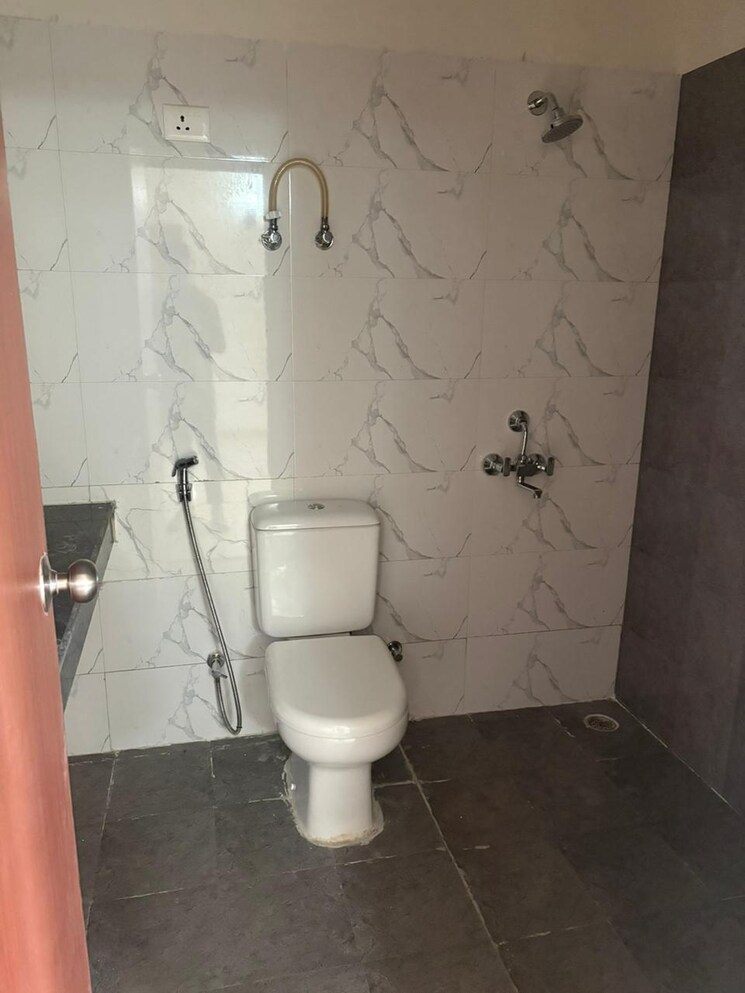 Bathroom, rps-auria 3 Bedroom 1565 Sq.Ft. Apartment In Sector 88 Faridabad 8906605