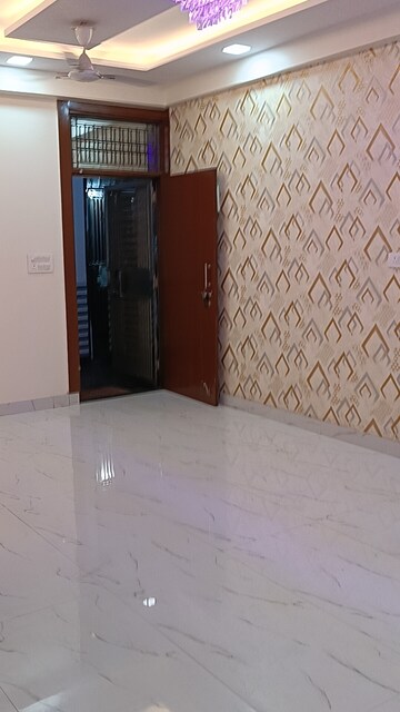 Building Lobby in 2 BHK Builder Floor at Shalimar Garden Extension I – for Sale