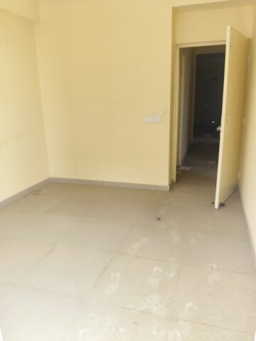 Room in 3 BHK Apartment at Conscient Habitat Residences, Sector 78 – for Rent