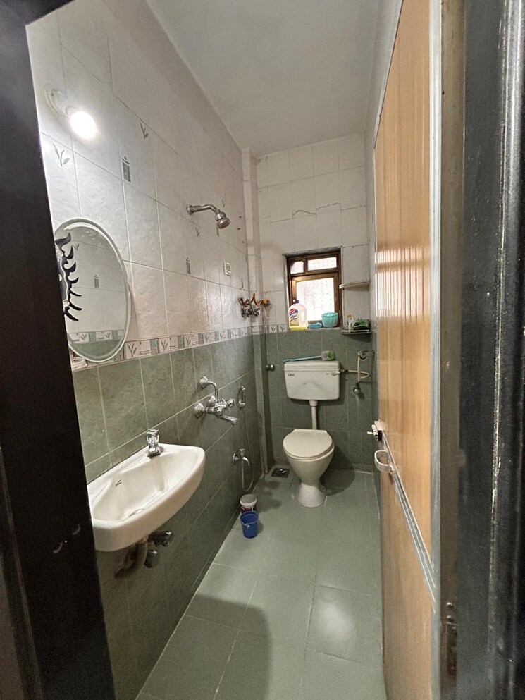 Bathroom, radhika-chs-kopar-khairane 2 Bedroom 1000 Sq.Ft. Apartment In Kopar Khairane Navi Mumbai 8906703