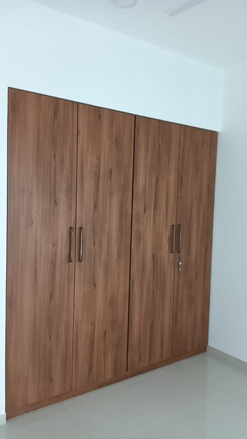 Furnished Amenities in 2 BHK Apartment at Kalpataru Immensa, Kolshet Road – for Rent