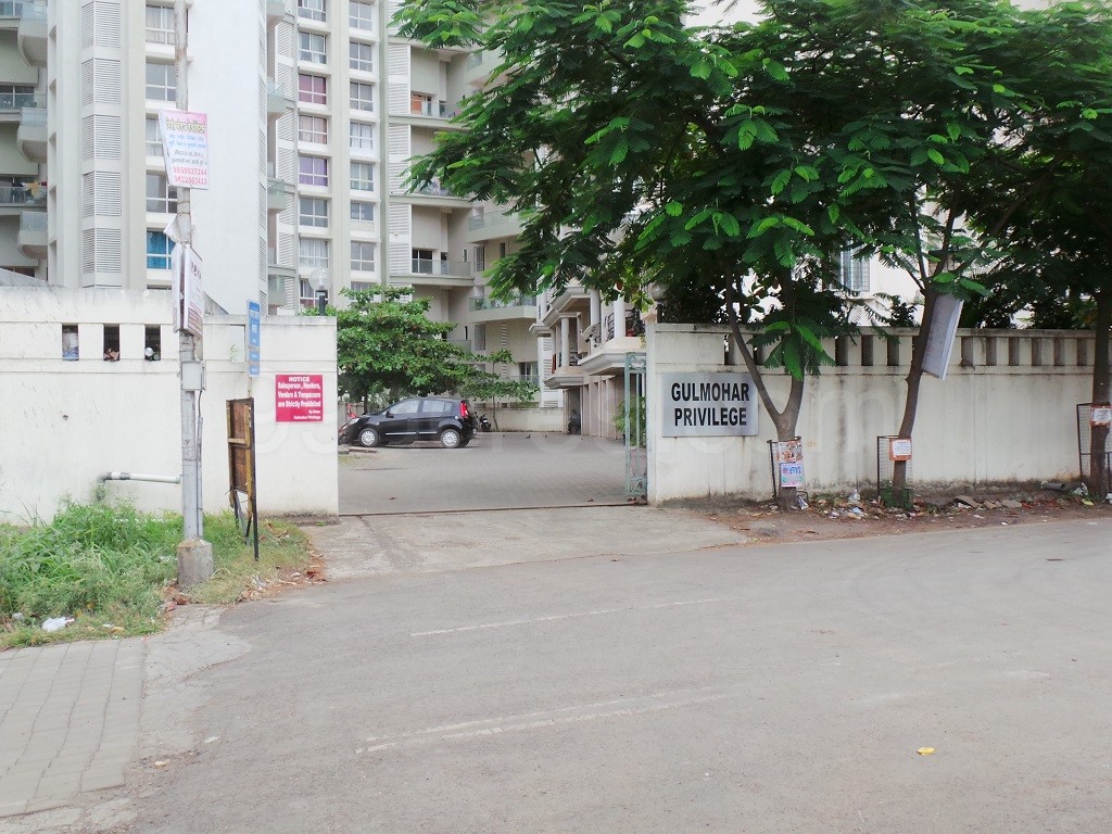 2 BHK + Pooja Room Apartment For Rent in Gulmohar City