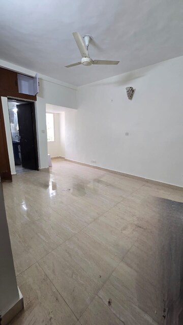 Room in 3 BHK Apartment at Vasant Kunj – for Rent