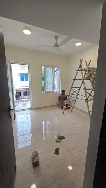 Room in 3 BHK Apartment at Vasant Kunj – for Rent