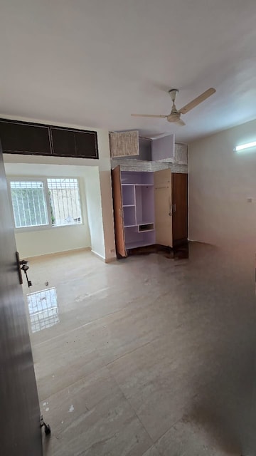 Room in 3 BHK Apartment at Vasant Kunj – for Rent