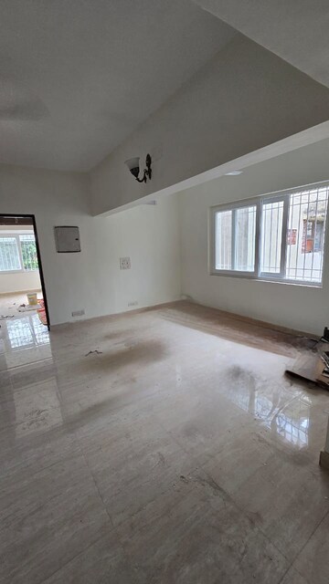 Room in 3 BHK Apartment at Vasant Kunj – for Rent