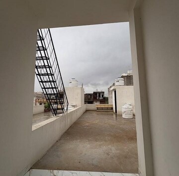Staircase in 2 BHK Builder Floor at Sector 30 – for Rent