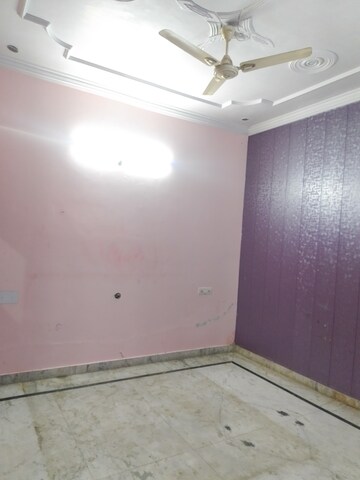 Room in 2 BHK Independent House at Gomti Nagar – for Rent