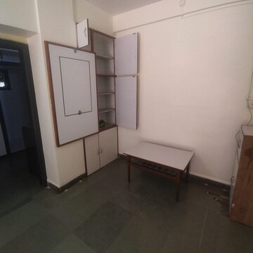 Room in 1 BHK Apartment at Jay Nagar CHS, Malad West – for Rent